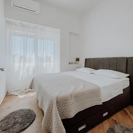 Papedoni Apartment *