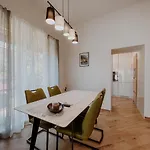 Papedoni Póla